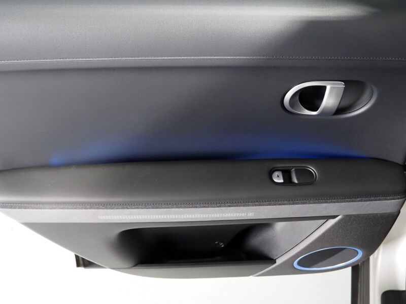 2023 Hyundai IONIQ 5 SEL AWD *NAVIGATION, ADAPTIVE CRUISE, SAFETY ALERTS, BACKUP-CAMERA, COLOR TOUCHSCREEN, HEATED SEATS/STEERING, POWER LIFTGATE, WIRELESS CHARGING, ANDROID & APPLE Round Rock TX