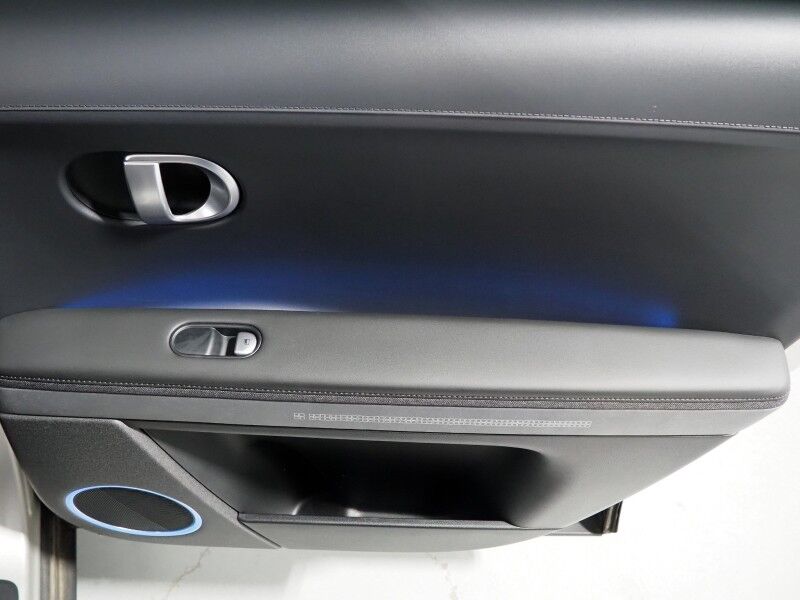 2023 Hyundai IONIQ 5 SEL AWD *NAVIGATION, ADAPTIVE CRUISE, SAFETY ALERTS, BACKUP-CAMERA, COLOR TOUCHSCREEN, HEATED SEATS/STEERING, POWER LIFTGATE, WIRELESS CHARGING, ANDROID & APPLE Round Rock TX