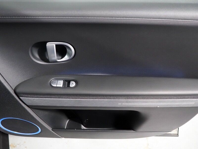 2023 Hyundai IONIQ 5 SEL AWD *NAVIGATION, ADAPTIVE CRUISE, SAFETY ALERTS, BACKUP-CAMERA, COLOR TOUCHSCREEN, HEATED SEATS/STEERING, POWER LIFTGATE, WIRELESS CHARGING, ANDROID & APPLE Round Rock TX