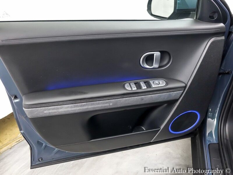 2023 Hyundai IONIQ 5 SEL PRICE INCLUDES $4000 IRS TAX CREDIT!! YOU MUST QUALIFY!! Willowbrook IL