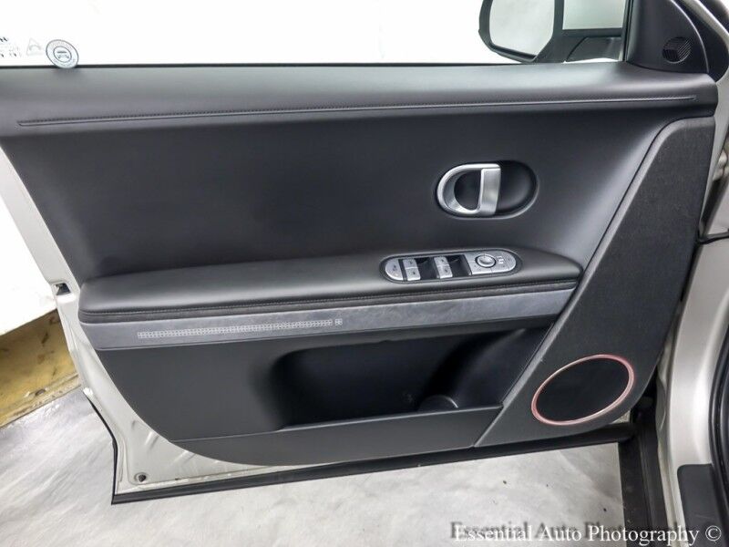 2023 Hyundai IONIQ 5 SEL PRICE INCLUDES $4000 IRS TAX CREDIT!! YOU MUST QUALIFY!! Willowbrook IL