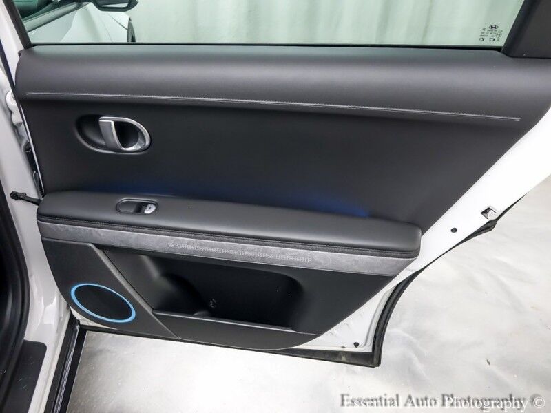 2023 Hyundai IONIQ 5 SEL PRICE INCLUDES THE $4000 ILLINOIS EV TAX CREDIT Willowbrook IL