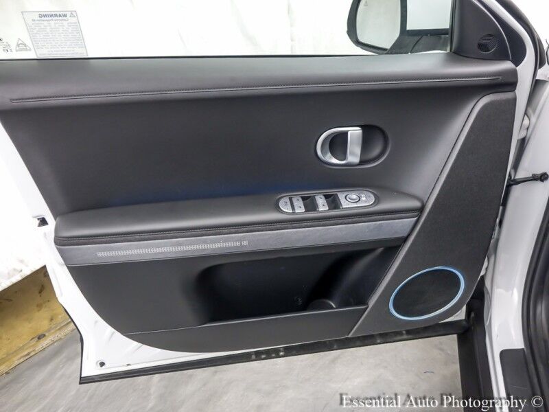 2023 Hyundai IONIQ 5 SEL PRICE INCLUDES THE $4000 ILLINOIS EV TAX CREDIT Willowbrook IL