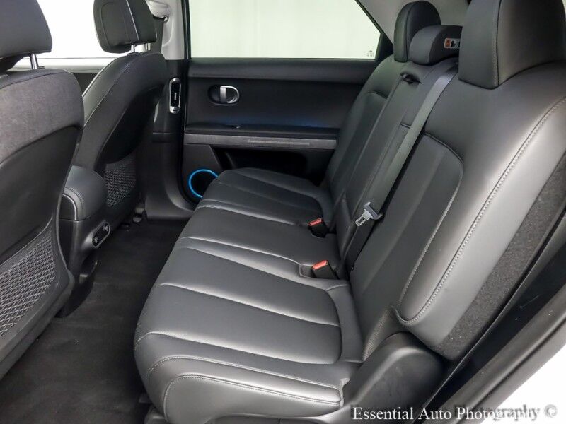 2023 Hyundai IONIQ 5 SEL PRICE INCLUDES THE $4000 ILLINOIS EV TAX CREDIT Willowbrook IL