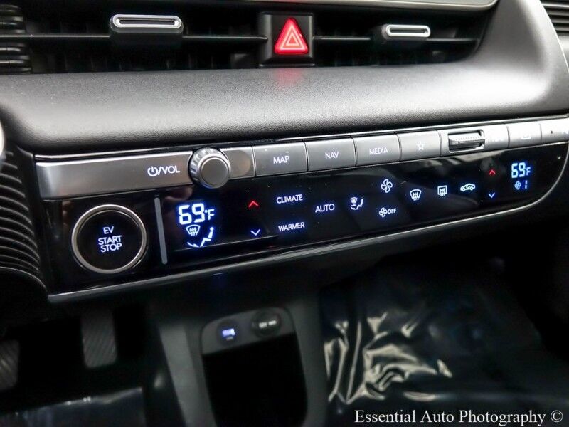 2023 Hyundai IONIQ 5 SEL PRICE INCLUDES THE $4000 ILLINOIS EV TAX CREDIT Willowbrook IL