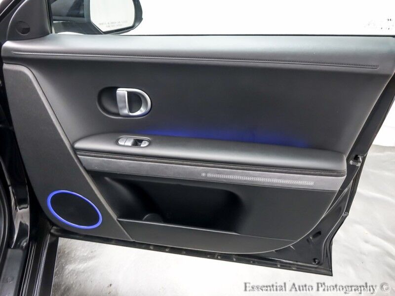 2023 Hyundai IONIQ 5 SEL PRICE INLUDES THE $4000 ILLINOIS EV TAX CREDIT Willowbrook IL