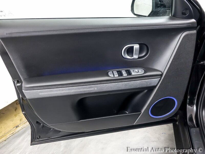 2023 Hyundai IONIQ 5 SEL PRICE INLUDES THE $4000 ILLINOIS EV TAX CREDIT Willowbrook IL