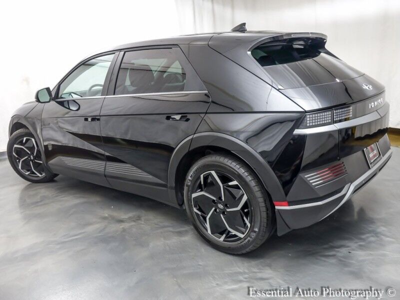 2023 Hyundai IONIQ 5 SEL PRICE INLUDES THE $4000 ILLINOIS EV TAX CREDIT Willowbrook IL