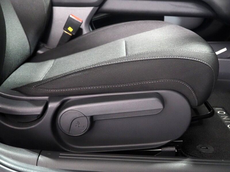 2023 Hyundai IONIQ 6 SE Standard Range *NAVIGATION, ADAPTIVE CRUISE, SAFETY ALERTS, BACKUP-CAMERA, DIGITAL COCKPIT, COLOR TOUCHSCREEN, HEATED SEATS, 18 INCH ALLOYS, ANDROID & APPLE Round Rock TX