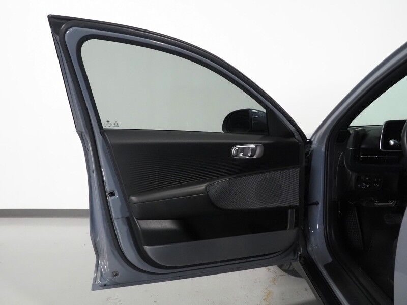 2023 Hyundai IONIQ 6 SE Standard Range *NAVIGATION, ADAPTIVE CRUISE, SAFETY ALERTS, BACKUP-CAMERA, DIGITAL COCKPIT, COLOR TOUCHSCREEN, HEATED SEATS, 18 INCH ALLOYS, ANDROID & APPLE Round Rock TX