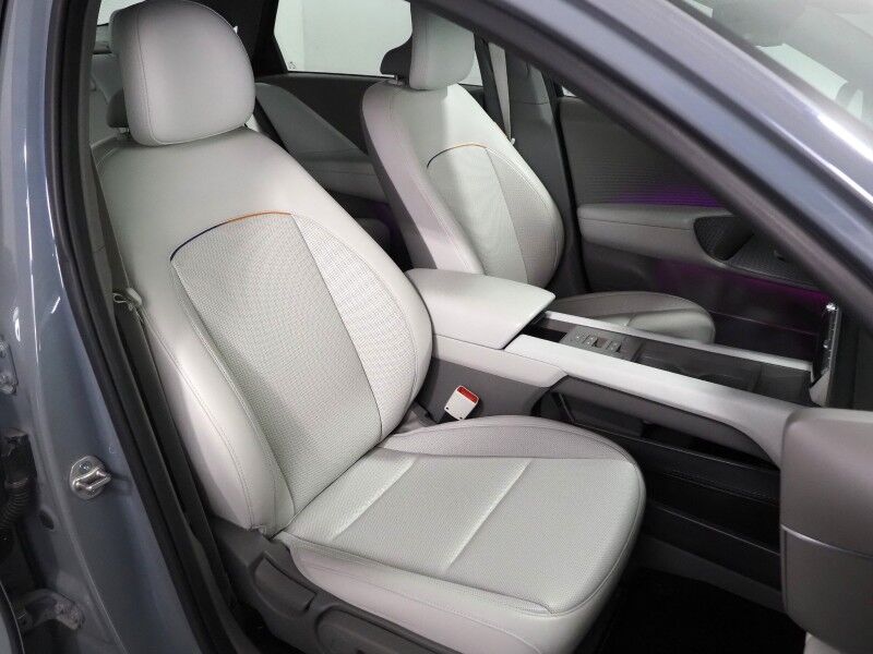 2023 Hyundai IONIQ 6 SEL (77 kWh Battery - 305 Mile Range) *NAVIGATION, ADAPTIVE CRUISE, SAFETY ALERTS, BACKUP-CAMERA, DIGITAL COCKPIT, HEATED SEATS, 20 INCH WHEELS, WIRELESS CHARGING, ANDROID & APPLE