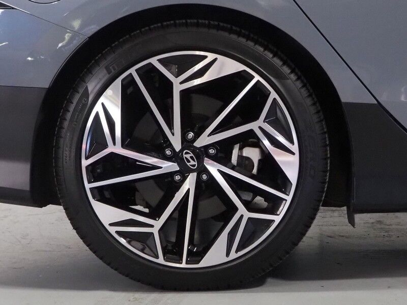 2023 Hyundai IONIQ 6 SEL *NAVIGATION, ADAPTIVE CRUISE, SAFETY ALERTS, BACKUP-CAMERA, DIGITAL COCKPIT, HEATED SEATS, 20 INCH WHEELS, WIRELESS CHARGING, ANDROID & APPLE Round Rock TX