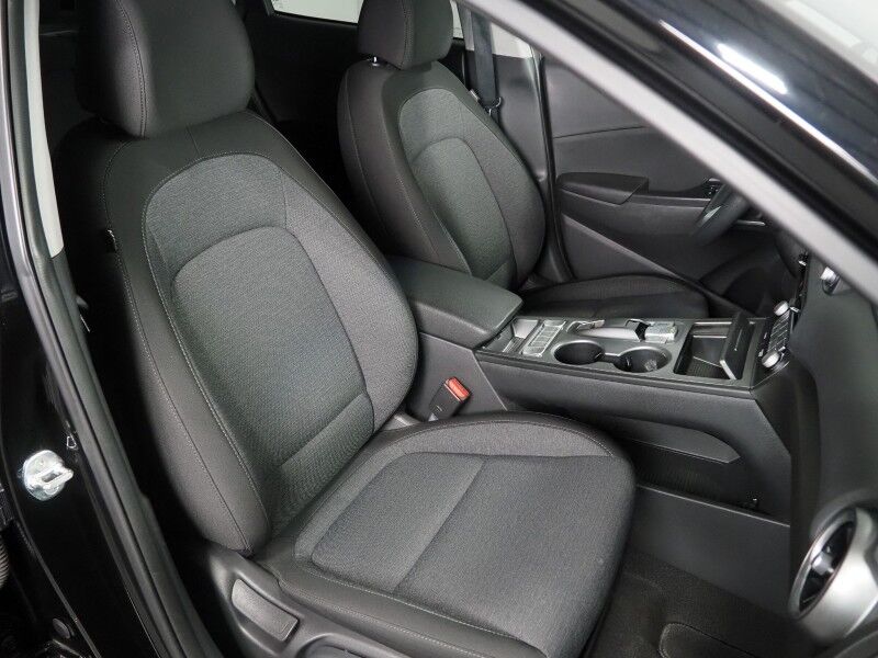 2023 Hyundai Kona Electric SE *BLIND SPOT ALERT, LANE KEEP ASSIST, COLLISION ALERT, BACKUP-CAMERA, COLOR TOUCHSCREEN, HEATED SEATS, KEYLESS ENTRY, AUTO CLIMATE CONTROL, ALLOY WHEELS, ANDROID & APPLE Round Rock TX