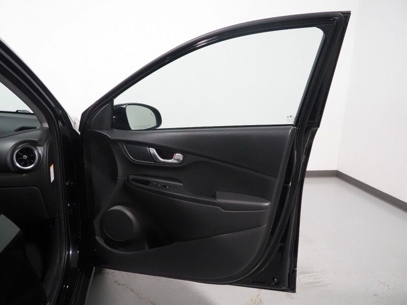 2023 Hyundai Kona Electric SE *BLIND SPOT ALERT, LANE KEEP ASSIST, COLLISION ALERT, BACKUP-CAMERA, COLOR TOUCHSCREEN, HEATED SEATS, KEYLESS ENTRY, AUTO CLIMATE CONTROL, ALLOY WHEELS, ANDROID & APPLE Round Rock TX