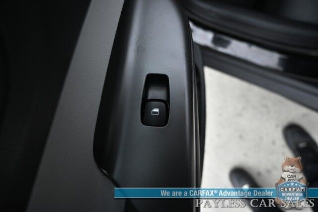 2023 Hyundai Kona SE / AWD / Auto Start / Apple CarPlay & Android Auto / Blind Spot Alert / Lane Departure Alert / Collision Alert / Back Up Camera / Cruise Control / Block Heater / 33 MPG / 1-Owner Anchorage AK