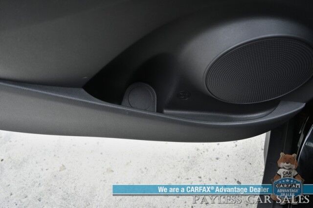2023 Hyundai Kona SE / AWD / Auto Start / Apple CarPlay & Android Auto / Blind Spot Alert / Lane Departure Alert / Collision Alert / Back Up Camera / Cruise Control / Block Heater / 33 MPG / 1-Owner Anchorage AK