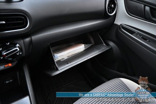 2023 Hyundai Kona SE / AWD / Auto Start / Apple CarPlay & Android Auto / Blind Spot Alert / Lane Departure Alert / Collision Alert / Back Up Camera / Cruise Control / Block Heater / 33 MPG / 1-Owner Anchorage AK