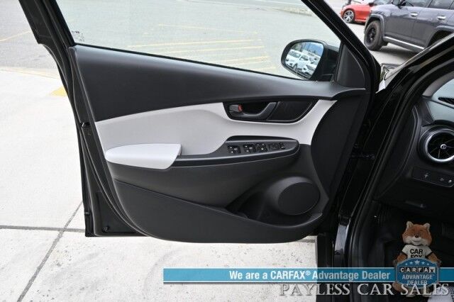 2023 Hyundai Kona SE / AWD / Auto Start / Apple CarPlay & Android Auto / Blind Spot Alert / Lane Departure Alert / Collision Alert / Back Up Camera / Cruise Control / Block Heater / 33 MPG / 1-Owner Anchorage AK