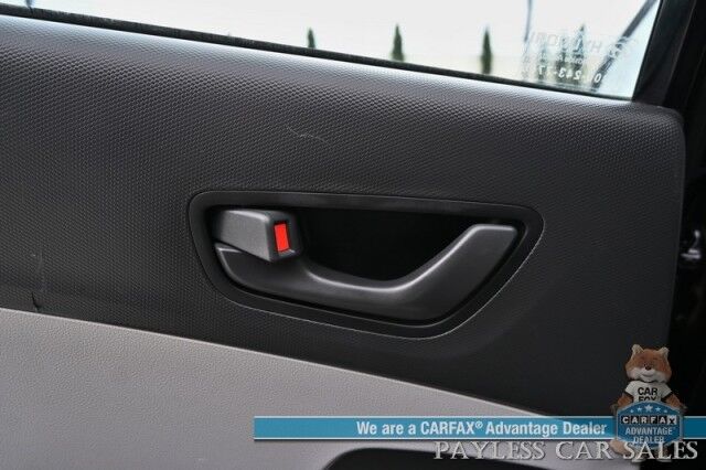 2023 Hyundai Kona SE / AWD / Auto Start / Apple CarPlay & Android Auto / Blind Spot Alert / Lane Departure Alert / Collision Alert / Back Up Camera / Cruise Control / Block Heater / 33 MPG / 1-Owner Anchorage AK