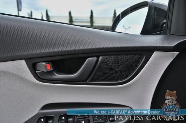 2023 Hyundai Kona SE / AWD / Auto Start / Apple CarPlay & Android Auto / Blind Spot Alert / Lane Departure Alert / Collision Alert / Back Up Camera / Cruise Control / Block Heater / 33 MPG / 1-Owner Anchorage AK