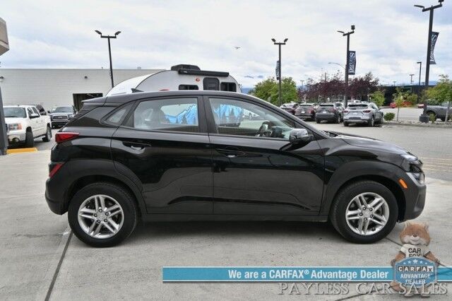 2023 Hyundai Kona SE / AWD / Auto Start / Apple CarPlay & Android Auto / Blind Spot Alert / Lane Departure Alert / Collision Alert / Back Up Camera / Cruise Control / Block Heater / 33 MPG / 1-Owner Anchorage AK