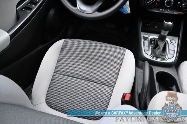2023 Hyundai Kona SE / AWD / Auto Start / Apple CarPlay & Android Auto / Blind Spot Alert / Lane Departure Alert / Collision Alert / Back Up Camera / Cruise Control / Block Heater / 33 MPG / 1-Owner Anchorage AK