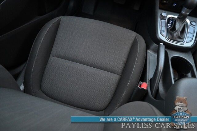 2023 Hyundai Kona SEL / AWD / Auto Start / Power Premium Cloth Seats / Cruise Control / Lane Departure & Blind Spot Alert / Apple CarPlay & Android Auto / Back Up Camera / Keyless Entry & Start / 33 MPG Anchorage AK