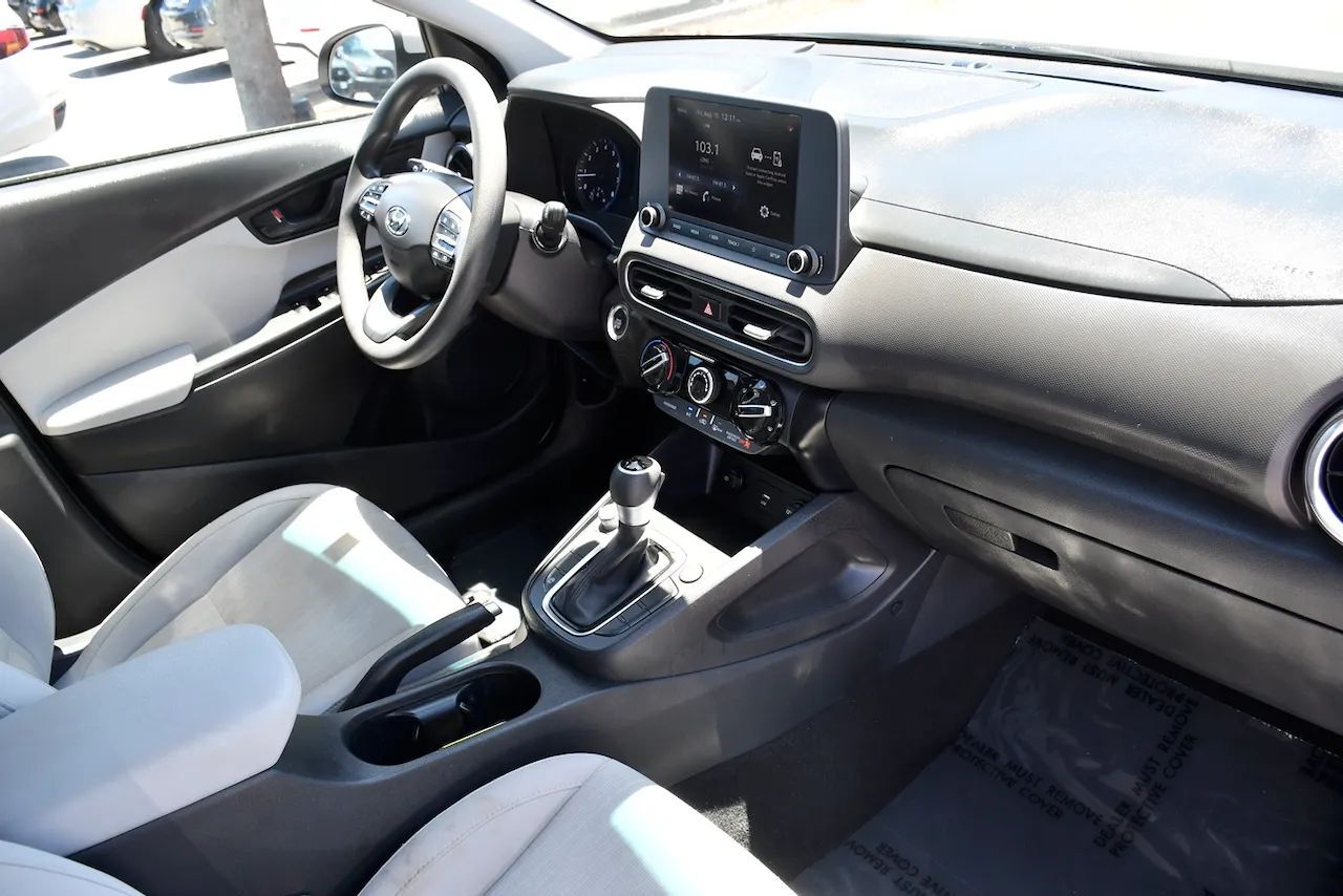 2023 Hyundai Kona SEL Sport Utility 4D Doral FL