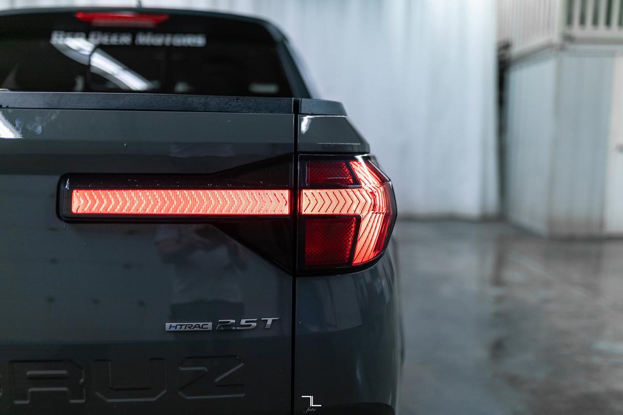 2023 Hyundai Santa Cruz AWD Limited Leather Roof Nav BCam Red Deer AB