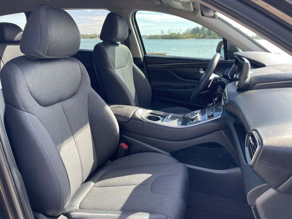 2023 Hyundai Santa Fe SE~CLEAN CAR FAX~ADAPTIVE CRUISE CONTROL~AUTO START/STOP~LANE KEEPING ASSIST~REAR CAR APPROACH WARNING~TRAILER WIRING Sarasota FL