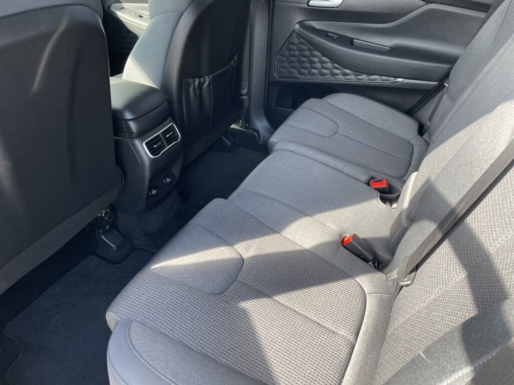 2023 Hyundai Santa Fe SE~CLEAN CAR FAX~ADAPTIVE CRUISE CONTROL~AUTO START/STOP~LANE KEEPING ASSIST~REAR CAR APPROACH WARNING~TRAILER WIRING Sarasota FL