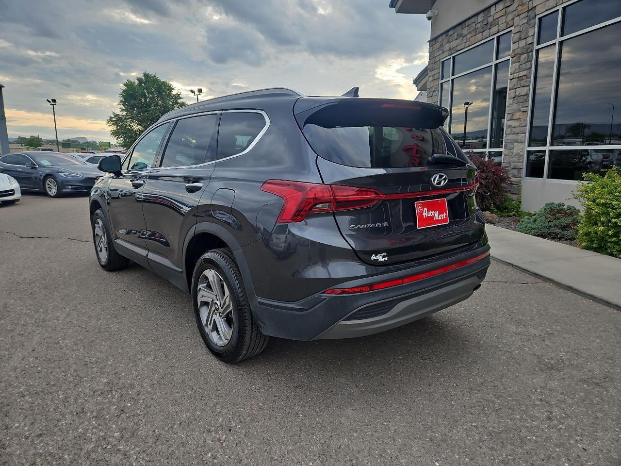 2023 Hyundai Santa Fe SEL photo 2