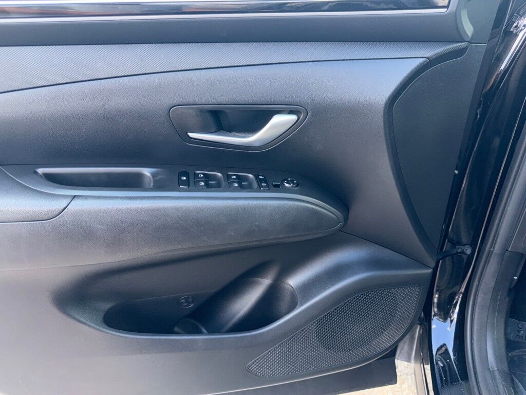 2023 Hyundai Tucson Hybrid BLUE~HYBRID~FACTORY WARRANTY REMAINING~1 OWNER, CLEAN CARFAX~LANE ASSIST~BLIND SPOT MONITOR~POWER DRIVER SEAT~ONLINE FINANCE AND SHIPPING AVAILABLE!!!!!! Sarasota FL