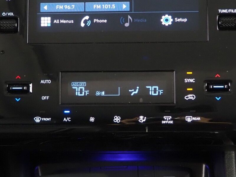 2023 Hyundai Tucson SEL AWD *NAVIGATION, ADAPTIVE CRUISE, SAFTEY ALERTS, BACKUP-CAMERA, COLOR TOUCHSCREEN, MOONROOF, HEATED SEATS, POWER LIFTGATE, 19 INCH WHEELS, WIRELESS CHARGING, ANDROID & APPLE Round Rock TX