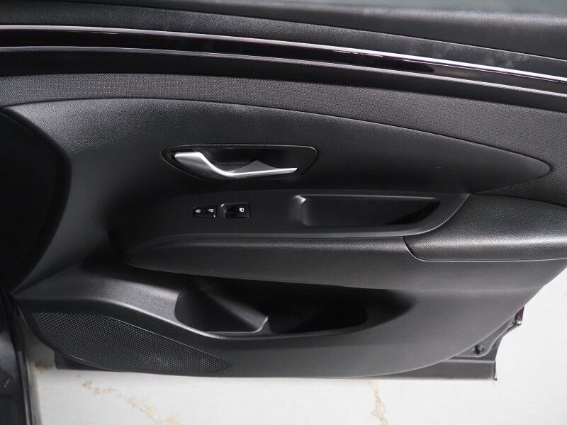 2023 Hyundai Tucson SEL AWD *NAVIGATION, ADAPTIVE CRUISE, SAFTEY ALERTS, BACKUP-CAMERA, COLOR TOUCHSCREEN, MOONROOF, HEATED SEATS, POWER LIFTGATE, 19 INCH WHEELS, WIRELESS CHARGING, ANDROID & APPLE Round Rock TX