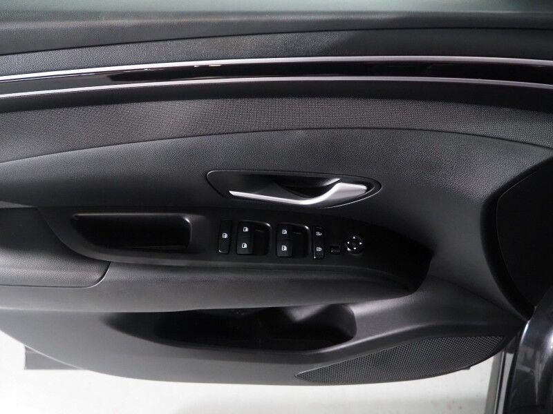 2023 Hyundai Tucson SEL AWD *NAVIGATION, ADAPTIVE CRUISE, SAFTEY ALERTS, BACKUP-CAMERA, COLOR TOUCHSCREEN, MOONROOF, HEATED SEATS, POWER LIFTGATE, 19 INCH WHEELS, WIRELESS CHARGING, ANDROID & APPLE Round Rock TX