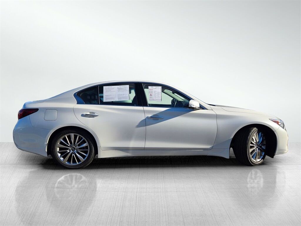 2023 INFINITI Q50 LUXE