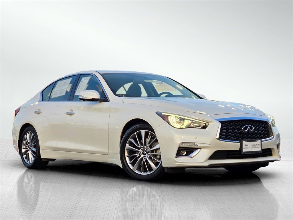 2023 INFINITI Q50 LUXE