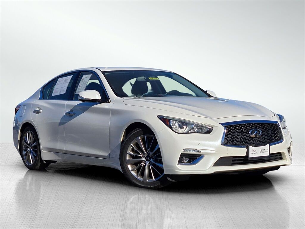 2023 INFINITI Q50 LUXE