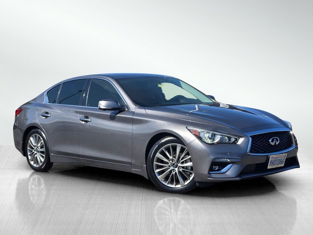 2023 INFINITI Q50 LUXE