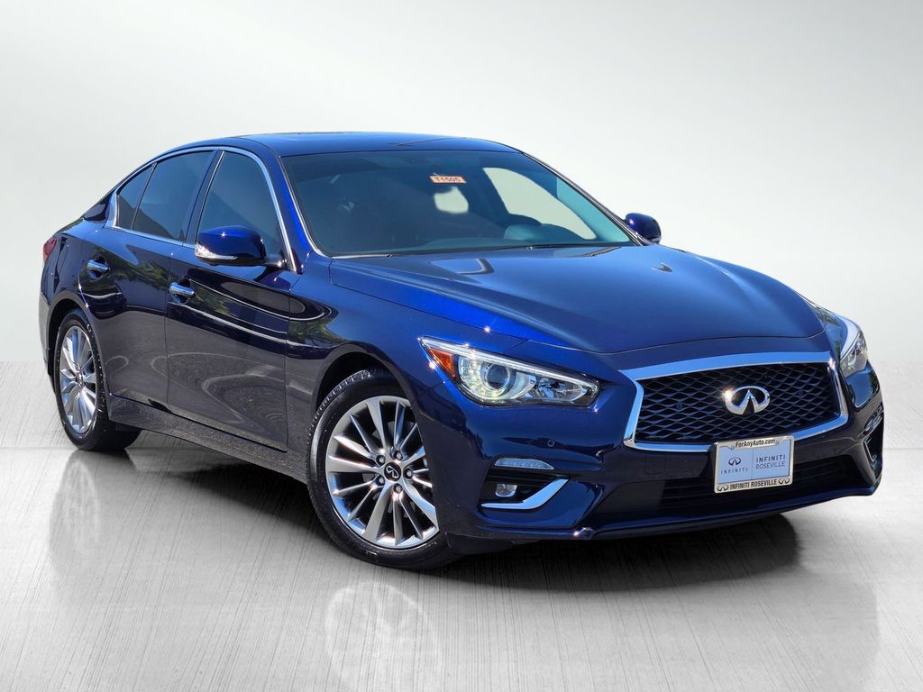 2023 INFINITI Q50 LUXE