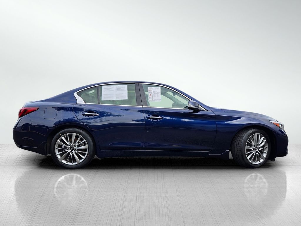2023 INFINITI Q50 LUXE