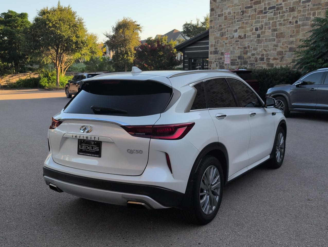 2023 INFINITI QX50 LUXE