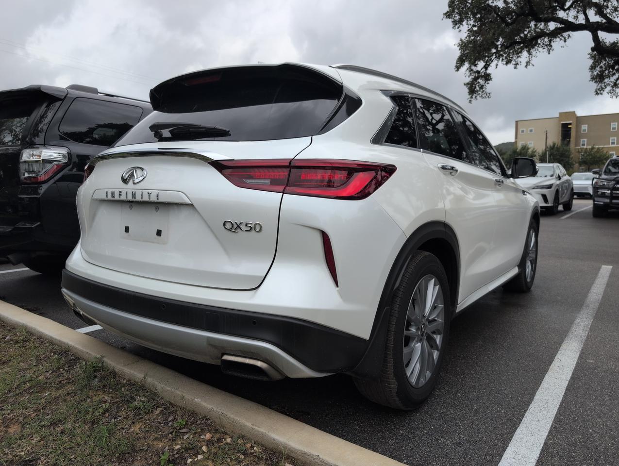 2023 INFINITI QX50 LUXE
