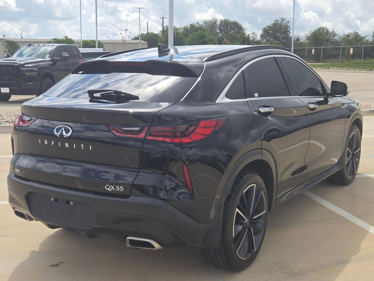 2023 INFINITI QX55 LUXE