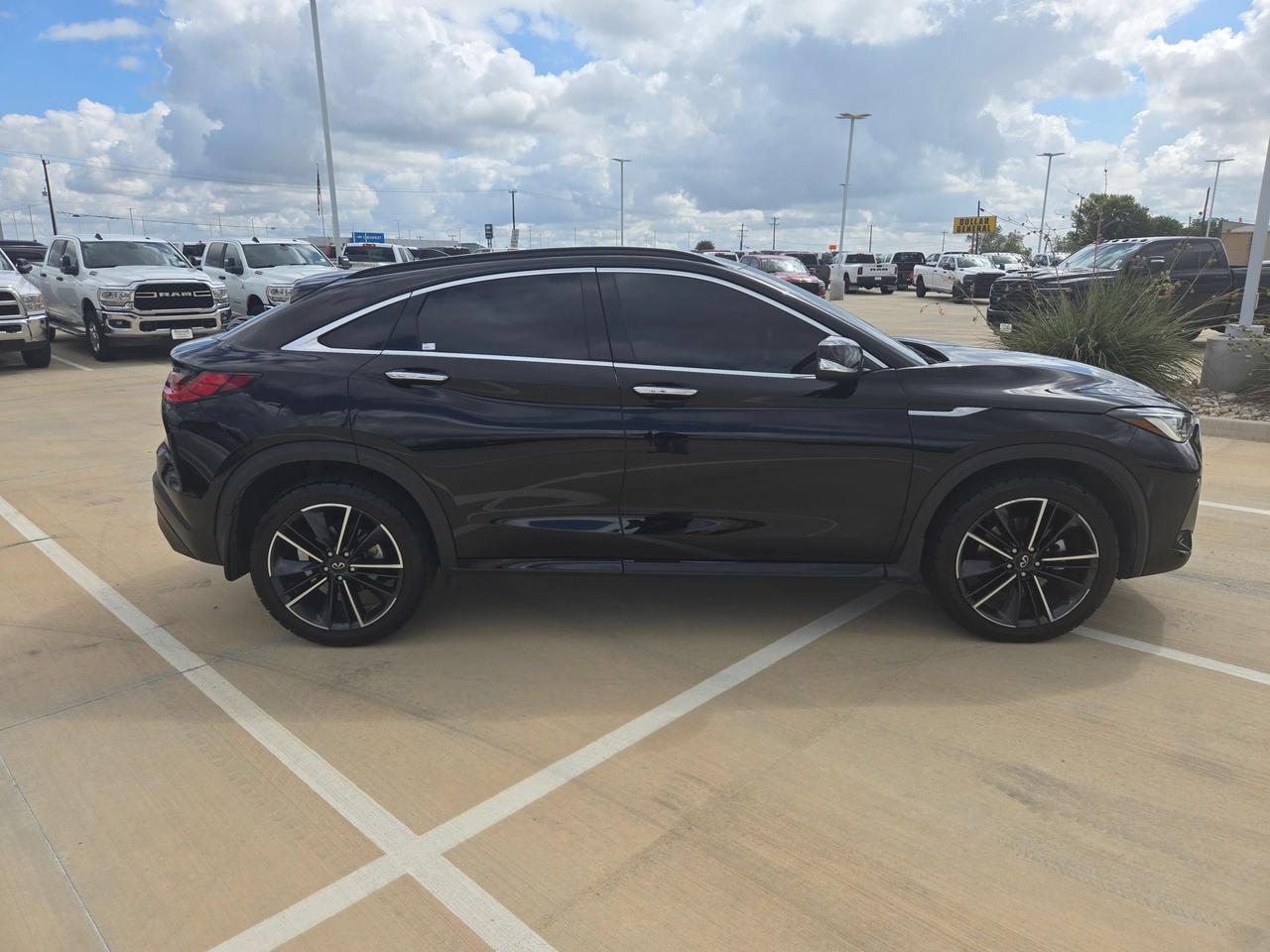 2023 INFINITI QX55 LUXE