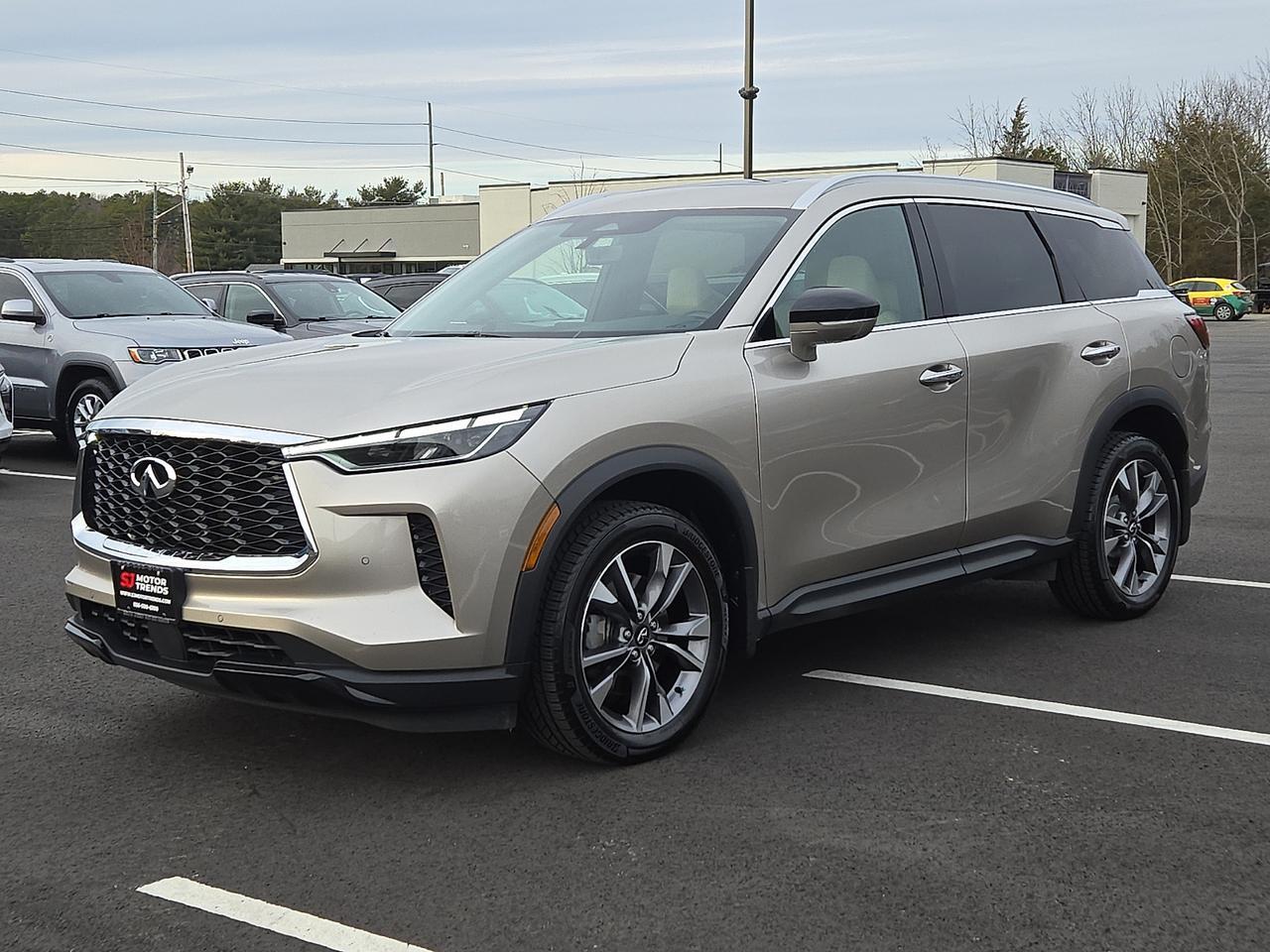 2023 INFINITI QX60 LUXE AWD