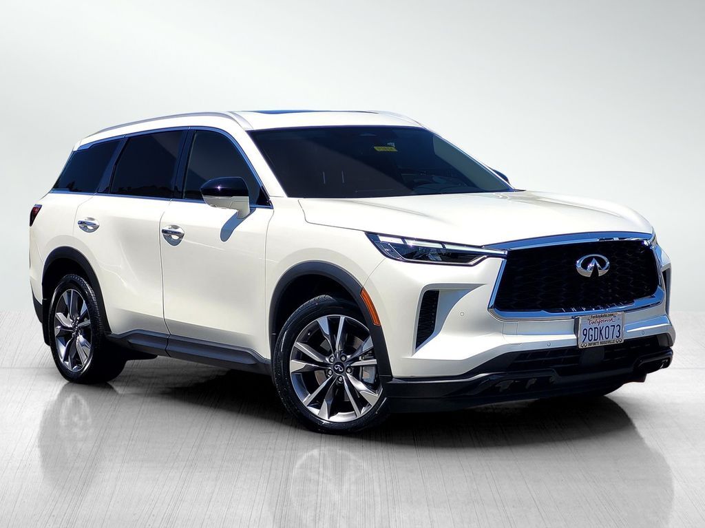 2023 INFINITI QX60 LUXE