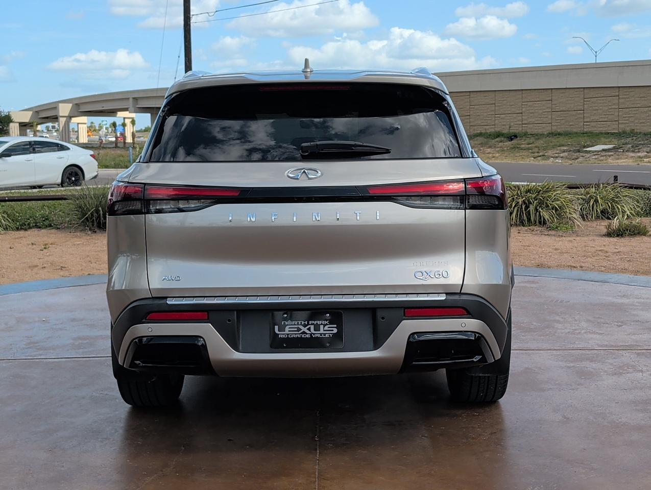 2023 INFINITI QX60 LUXE