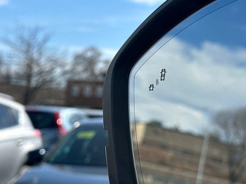 2023 INFINITI QX60 LUXE Worcester MA